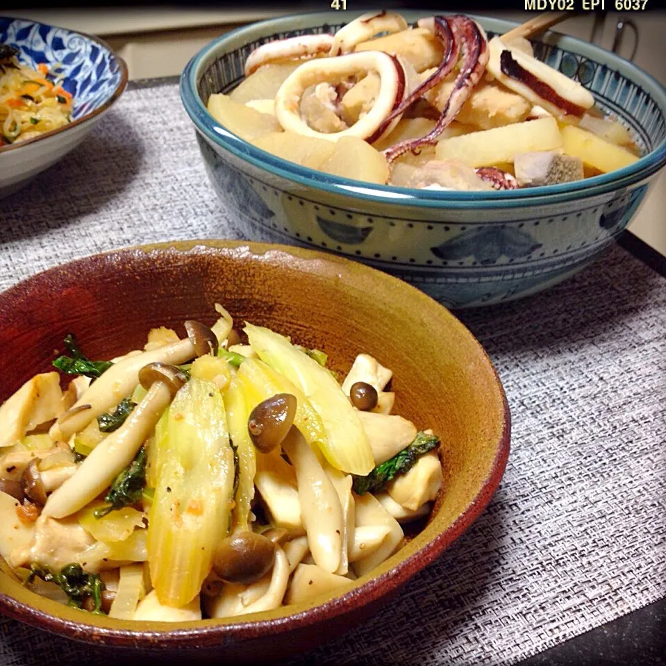 セロリとキノコの炒め物＆イカと里芋の煮物|ロック♪さん