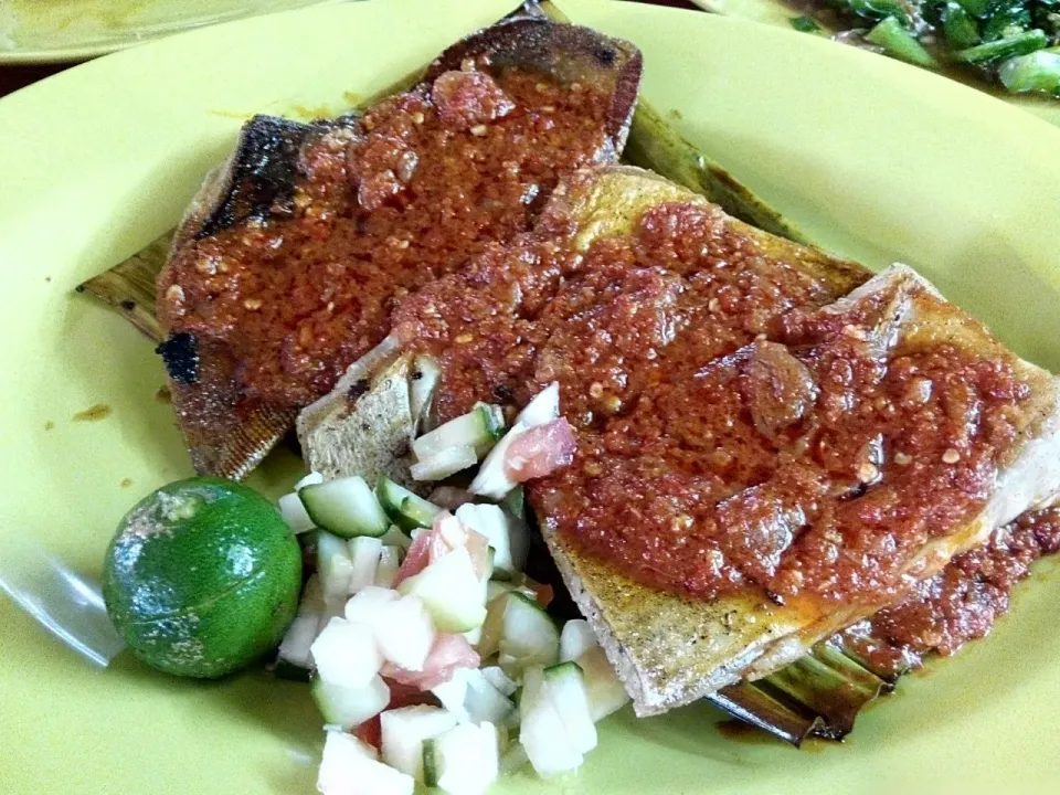 BBQ String Ray seared with sambal chilli sauce|秋平さん