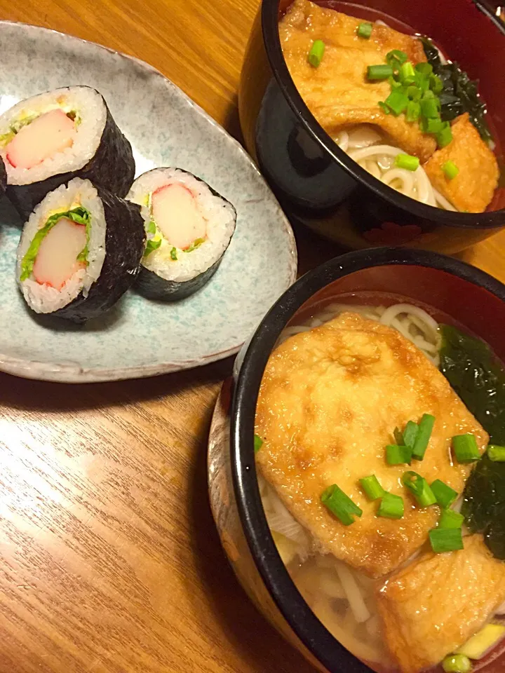 Snapdishの料理写真:五島うどん&レタス巻き|さくたえさん