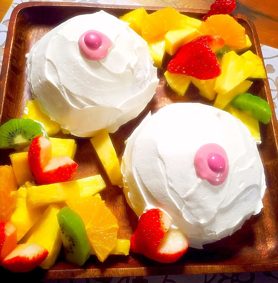 Snapdishの料理写真:Valentine♡おっぱいケーキ|honamiさん