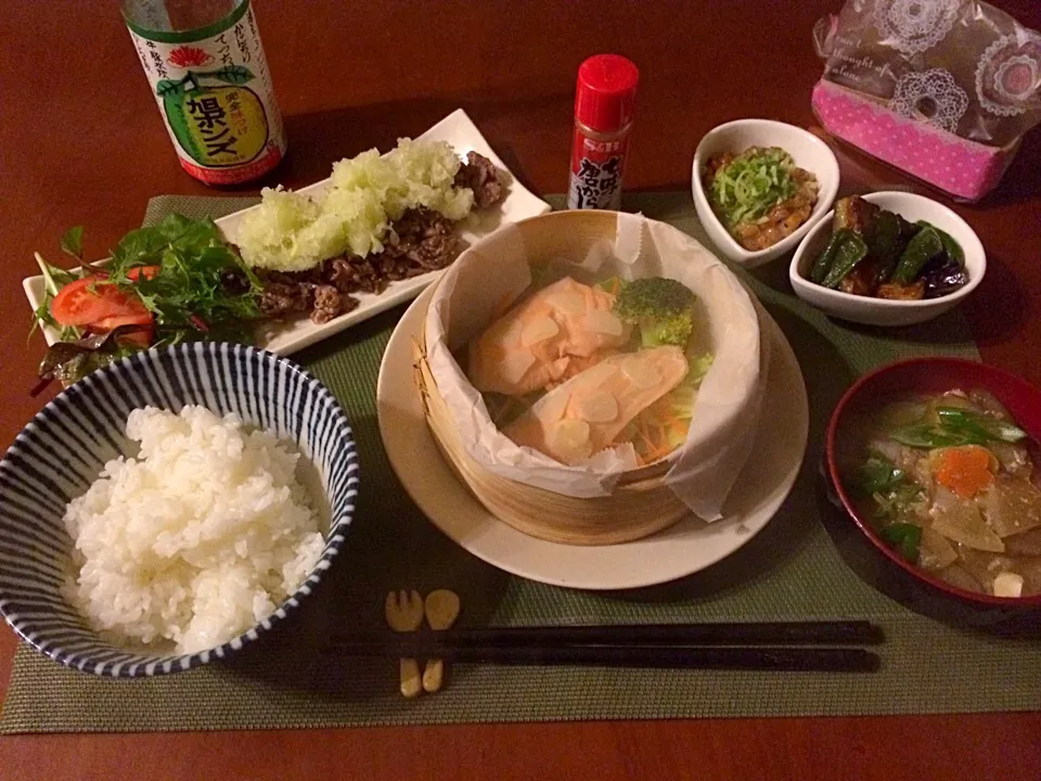 Snapdishの料理写真:Dinner for hubby🍴深夜食堂🌝鮭の酒蒸し･牛肉おろしﾎﾟﾝ酢･納豆･茄子の揚げ浸し･豪快豚汁|🌈Ami🍻さん