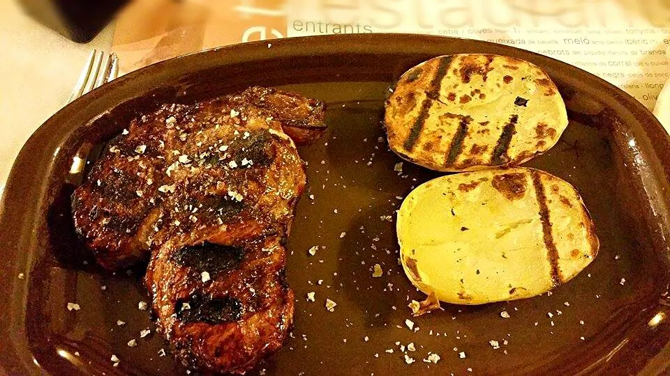 Spit roasted sirloin steak ...|Simon Mathewsさん