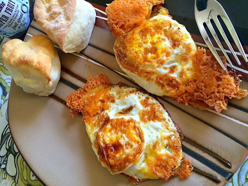 Cheese feather fried eggs by hubby & love full of buttermilk biscuits by me!|mamakumiさん