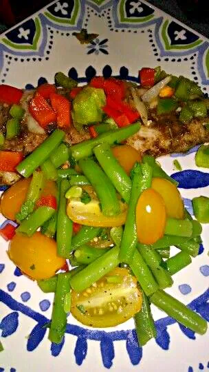 Snapdishの料理写真:Tilapia & Veggies  #redpeppers#freshgreenbeans#sweettomatoes#|Christygrlさん