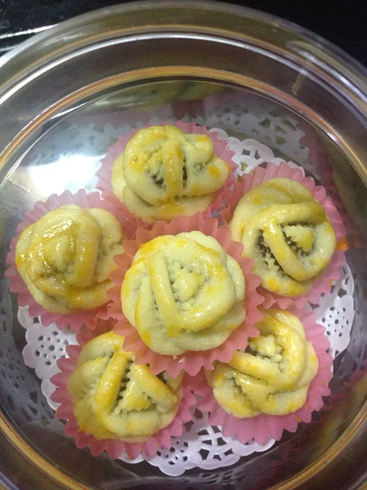 Rose pineapple tart|sharon teoさん