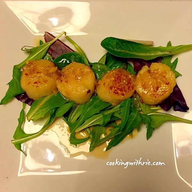 Seared Scallops with Asian Lime Chile Sauce|rie simsさん