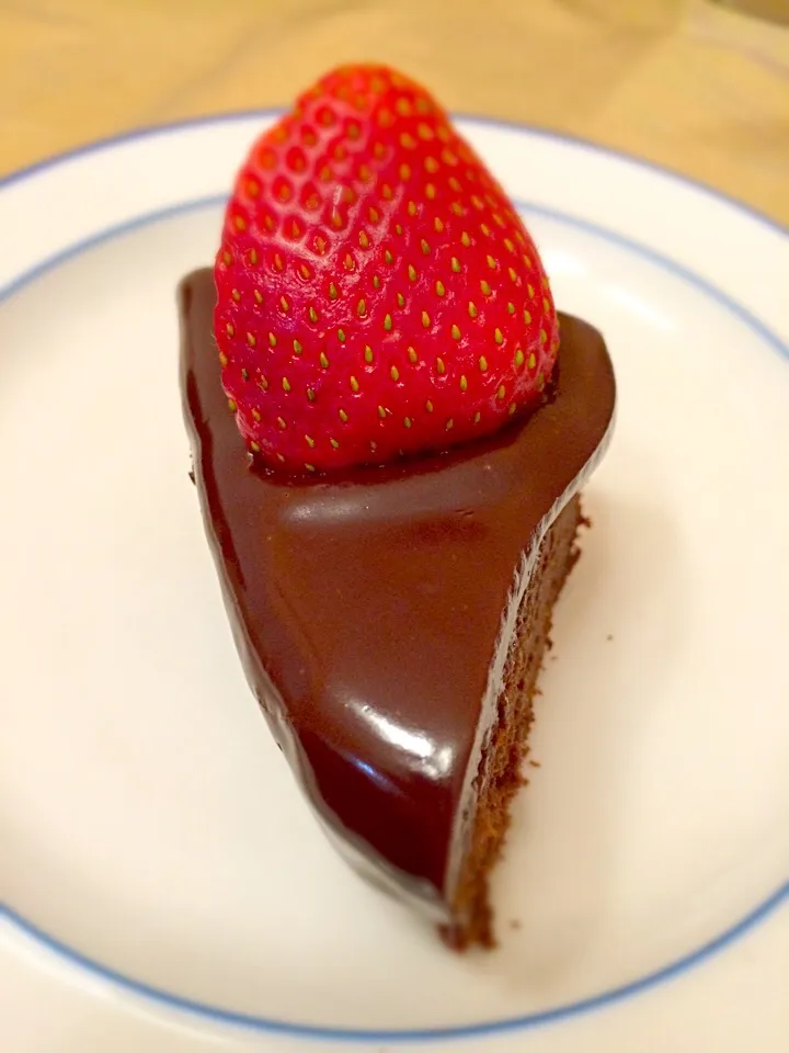 Snapdishの料理写真:Ganache cake|Mikiさん