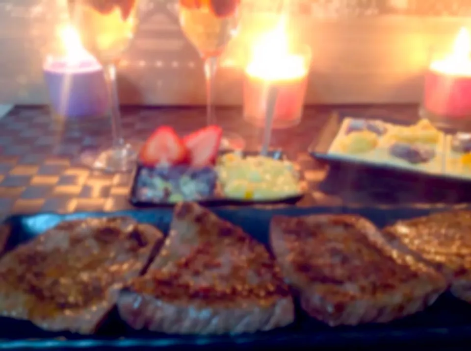 Moet Chandon com pasta de queijo brie com damasco e blueberry filet mignon|mimi monさん