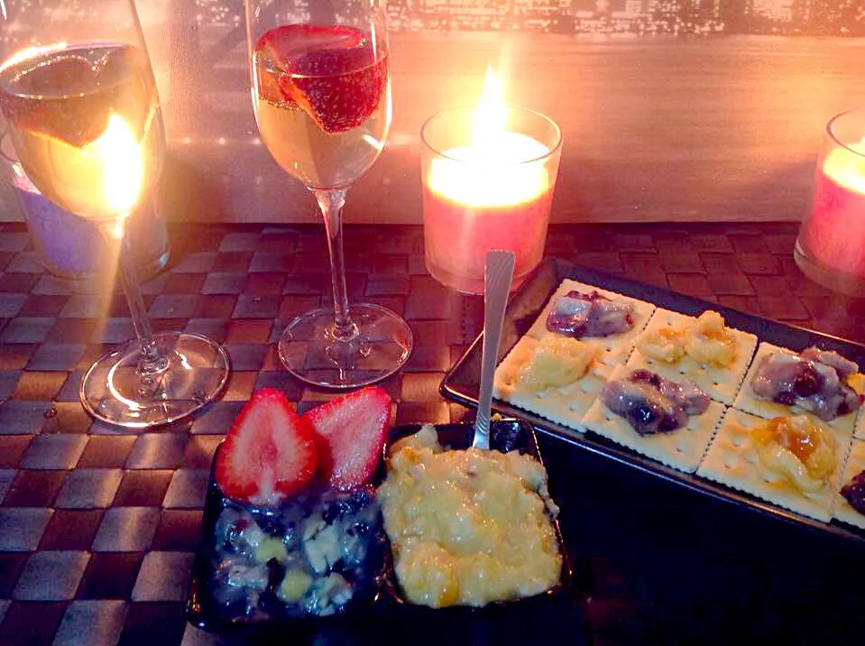 Snapdishの料理写真:Brie com damasco e blueberry Chandon|mimi monさん