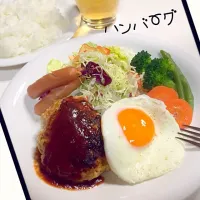 Snapdishの料理写真:ハンバーグ\(◡̈)/♥︎