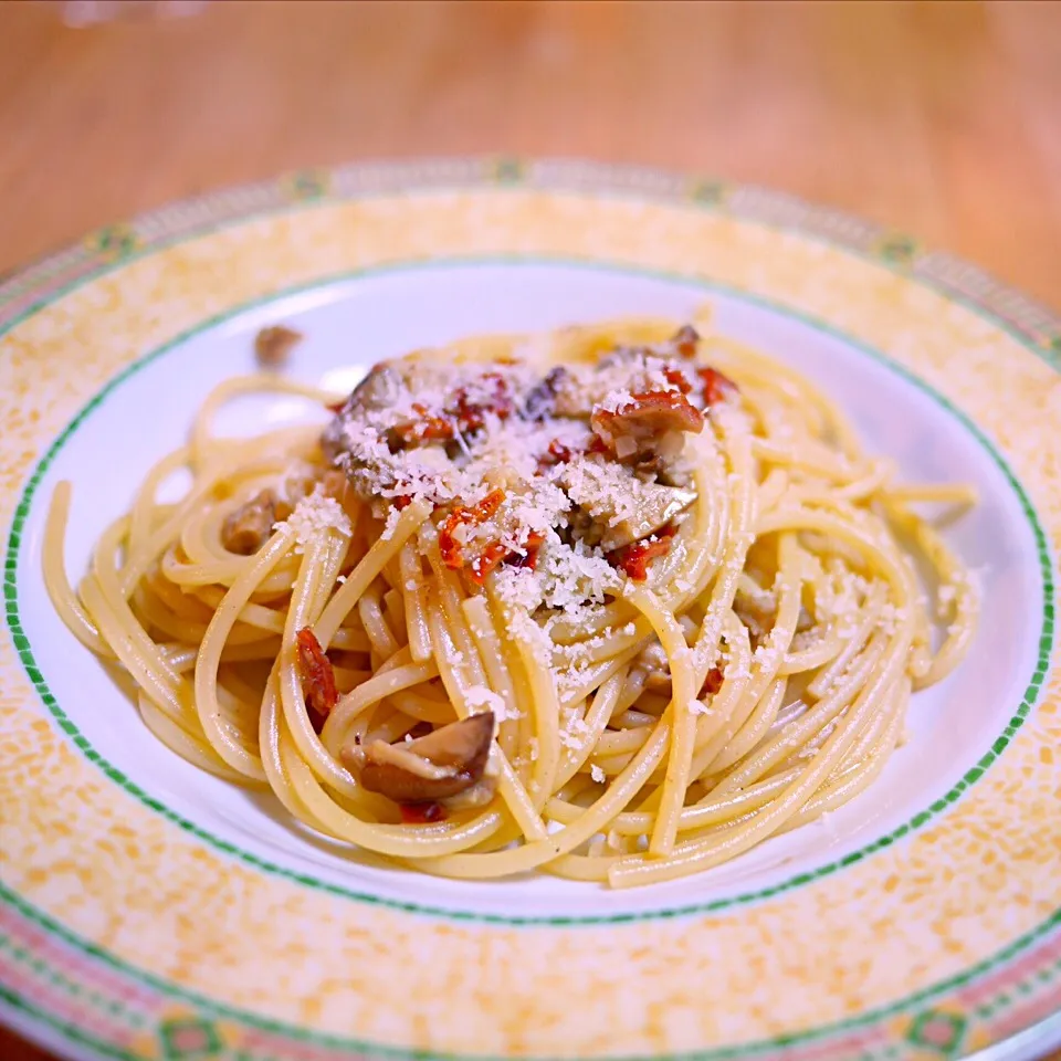 ポルチーニとドライトマトのパスタ|manamiさん