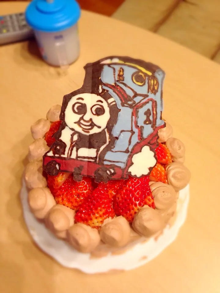 ２月14日で２歳の誕生日ケーキ♫トーマス大好きな息子に♡|みなこさん