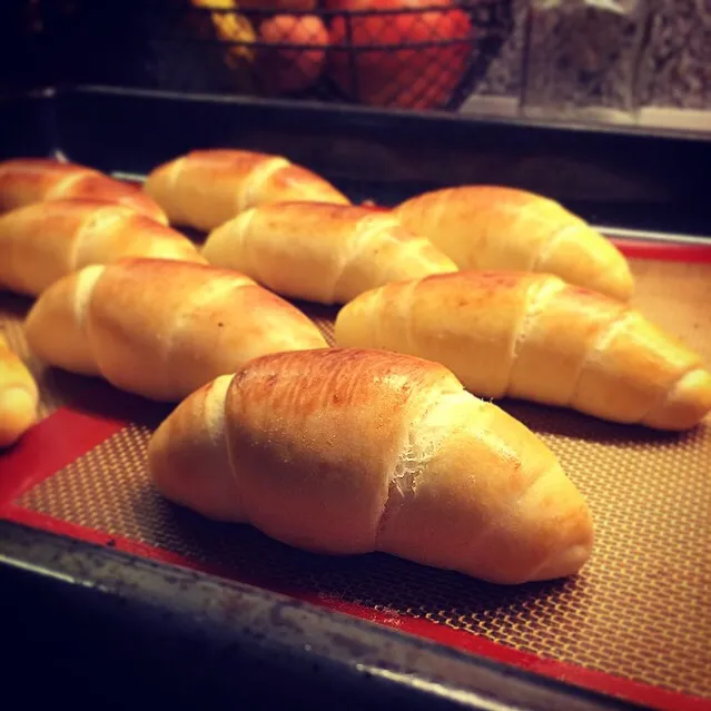 Homemade savory butter dinner rolls.  バター香るテーブルロール|Yuka Nakataさん