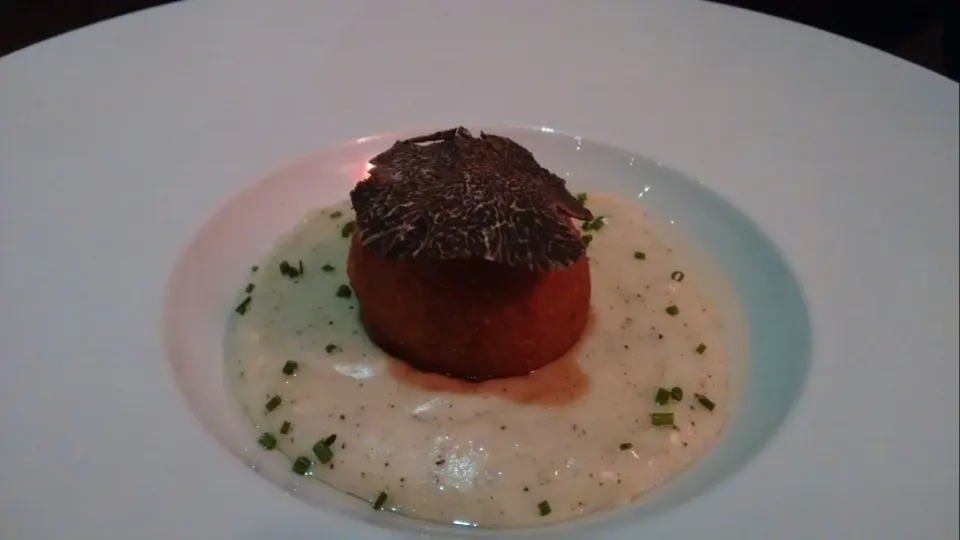 Oeuf poche frit aux truffes|jm gobetさん