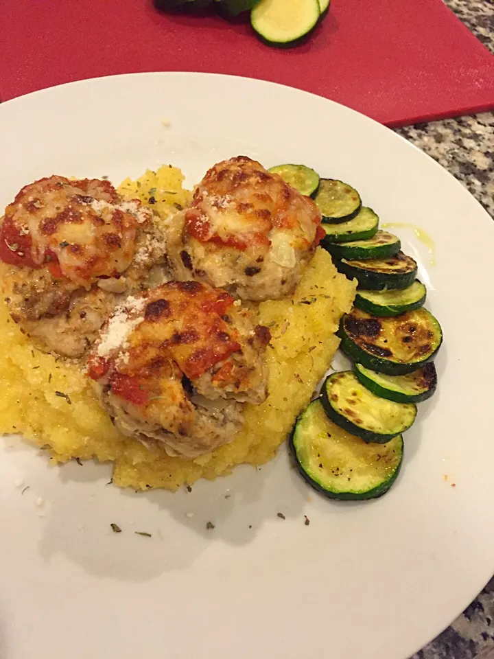 Snapdishの料理写真:Turkey meatballs, polenta, zucchini|Sarahさん