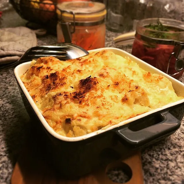 Snapdishの料理写真:Cauliflower cheese gratin.
カリフラワーのチーズグラタン|Yuka Nakataさん