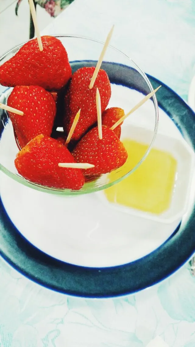 strawberries|Fay Franciscoさん