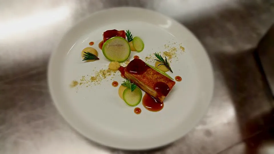 crispy pork belly with hot mustard puree|Todd pearceさん