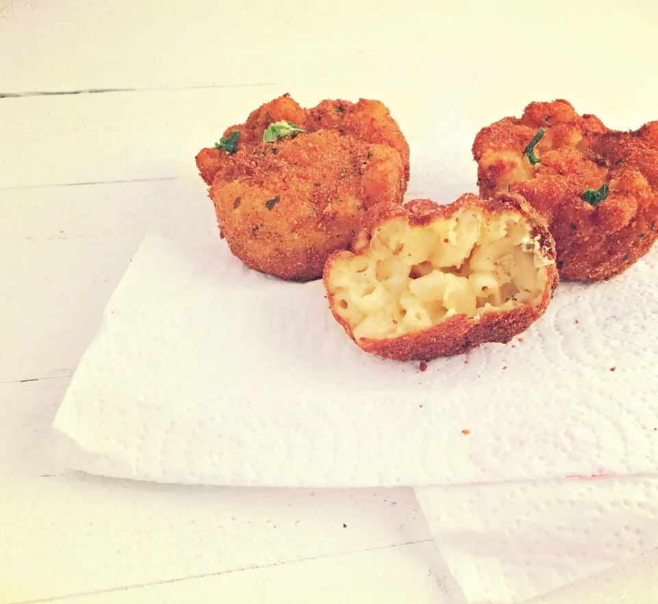 Snapdishの料理写真:Fried Mac N' Cheese|Jacoby Greeneさん