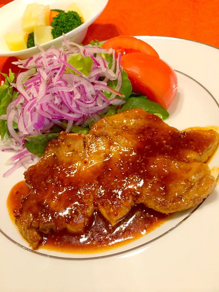 しょうこさんの料理 粒マスタードソースがおいしい！豚ロースステーキ♪  リピ♪|まるまさん