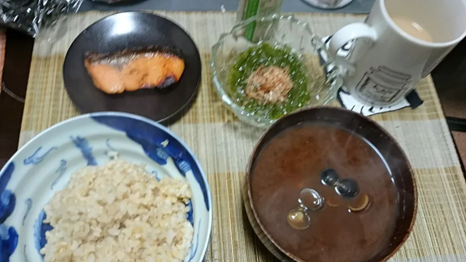 めかぶ＆鮭の味噌漬け＆蜆の味噌汁|まぐろさん