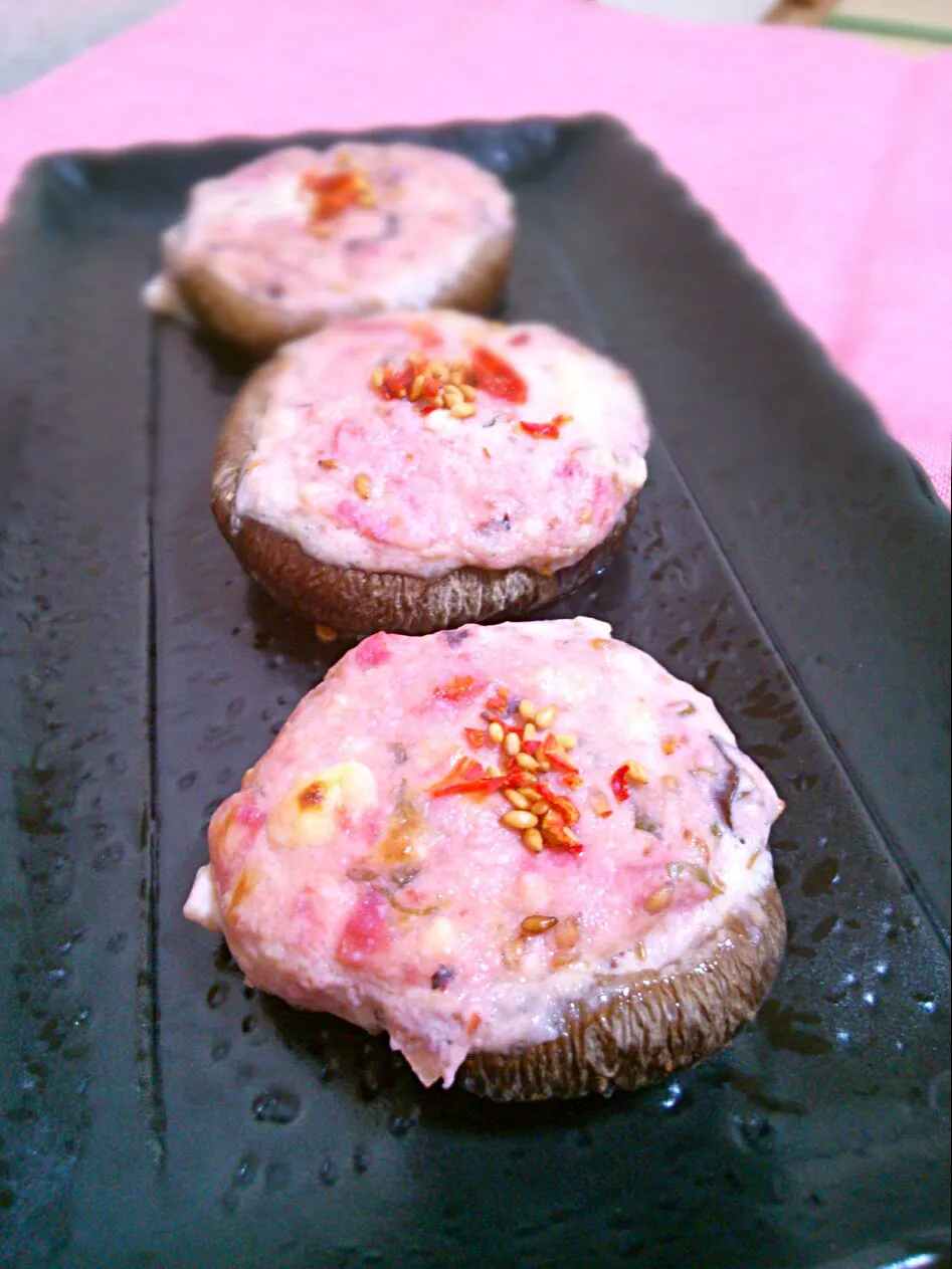 shiitake mashrooms stuffed with plum cheese!!|和田 匠生さん