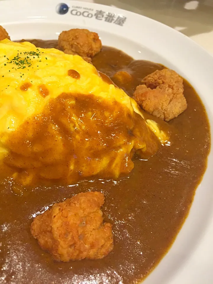 Omelette rice with crispy fried chicken|PhUnGさん