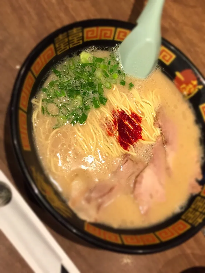 Tonkotsu Ramen w/spicy sauce|Samuel Naylorさん