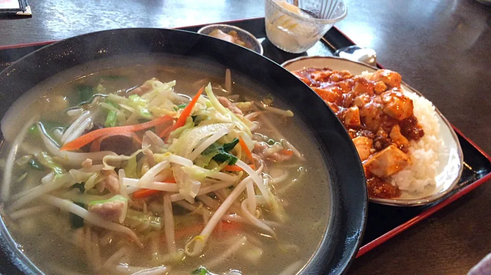 【日替定食】野菜タンメンと小麻婆豆腐丼を頂きました。|momongatomoさん