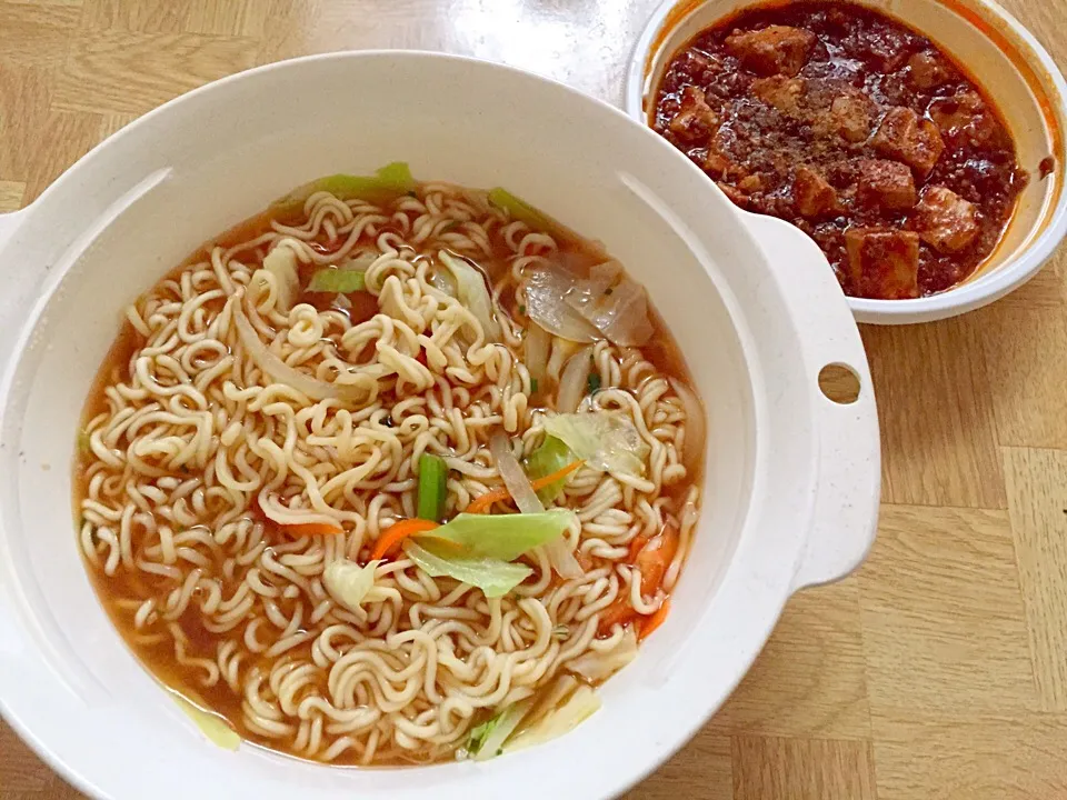 Snapdishの料理写真:味噌ラーメン・麻婆豆腐|Tarou  Masayukiさん