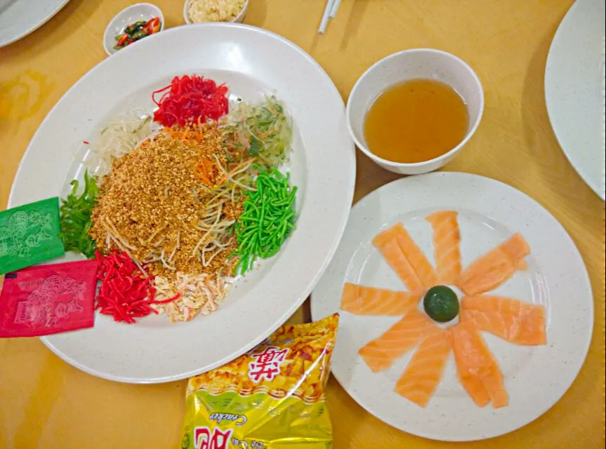 Salmon Yee Sang...Happy Chinese New Year 2015|michael Tamさん