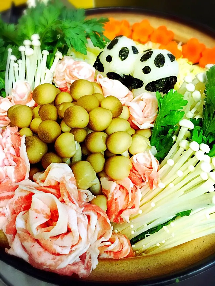 For dinner later... "Panda Couple Shabu-shabu"|Laarni Nabongさん