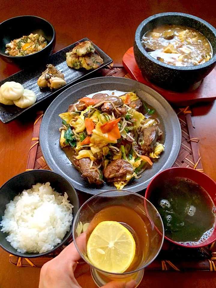 Today's Dinner🍴前菜･麻婆豆腐&茄子･ﾚﾊﾞﾆﾗ炒め･W胡麻納豆･白飯･ﾜｶﾒのｽｰﾌﾟ|🌈Ami🍻さん