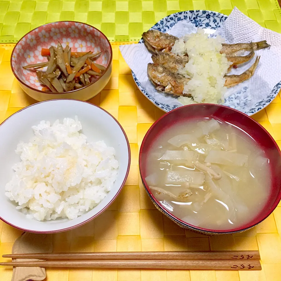 キンピラ、ハタハタのから揚げ、根菜のお味噌汁|舐め子さん