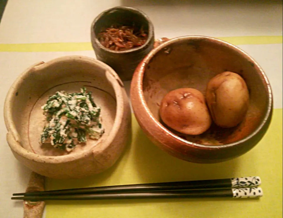 粗食ナイト💮昨日仕込んだものに、ほうれん草の白和えを足して、今宵の主砲は湯豆腐にしてダイエット効果を期待してみましたわ😤|にゃあ（芸名）さん