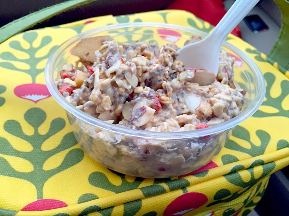 Overnight spiced apple oats|Kristen Johnsonさん