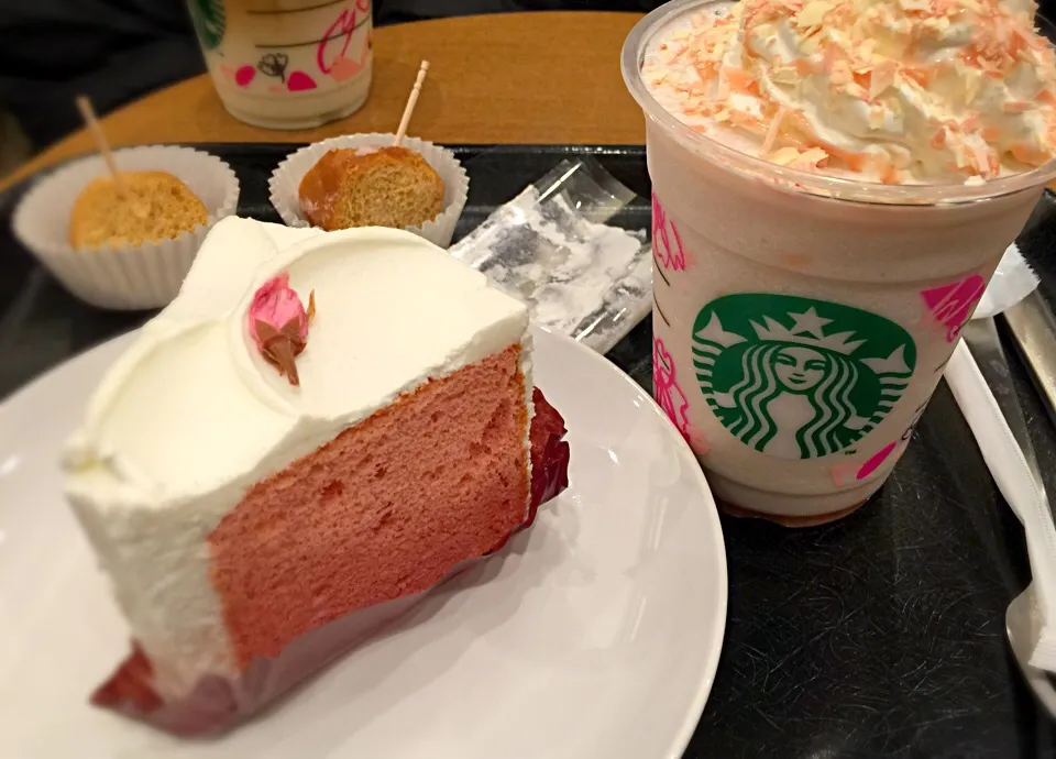 スターバックスコーヒー さくらチョコレートフラペチーノとさくらシフォンケーキ|ddr3rdmixさん