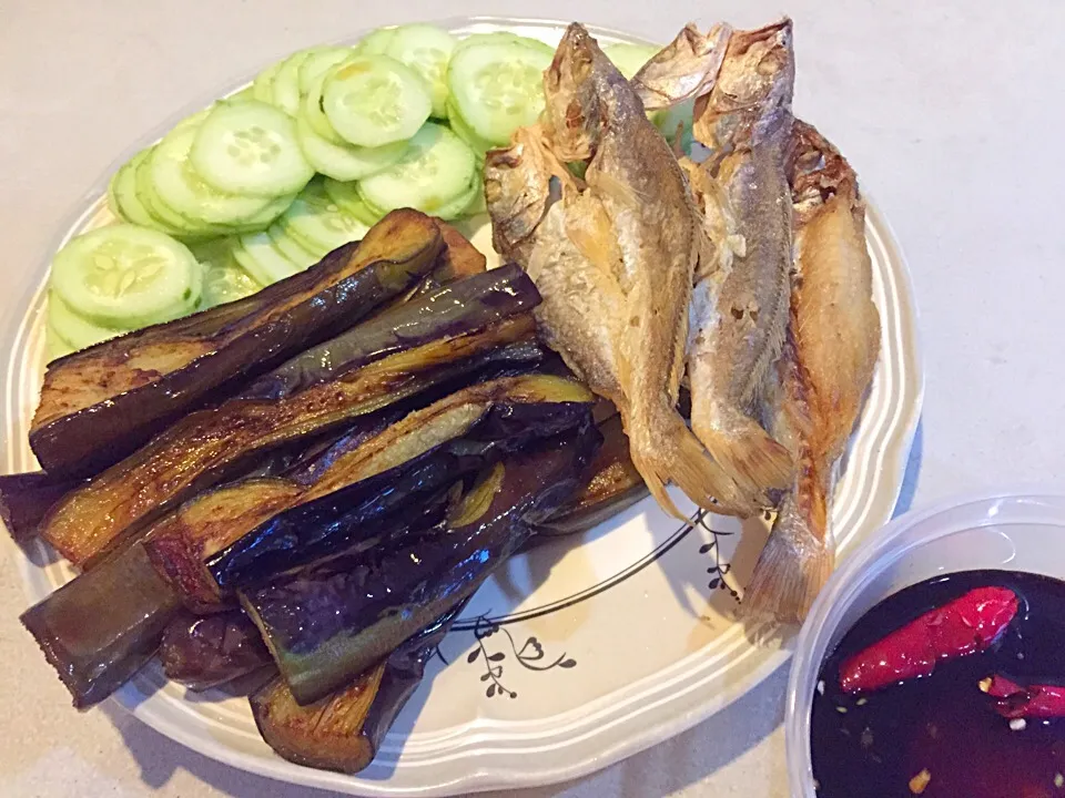 Abo dried fish with fried eggplant and cucumber|Bicol Delicacyさん