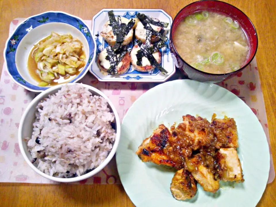 ２月17日 鶏のにんにく玉ねぎ焼き ねぎサラダ 長芋のチーズ焼き 湯豆腐の残り汁入り昆布味噌汁|いもこ。さん