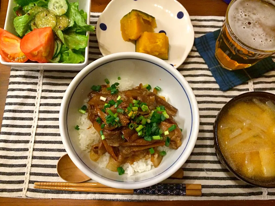 豚肉しぐれ煮 かぼちゃの煮物 大根のお味噌汁 サラダ|haseseさん