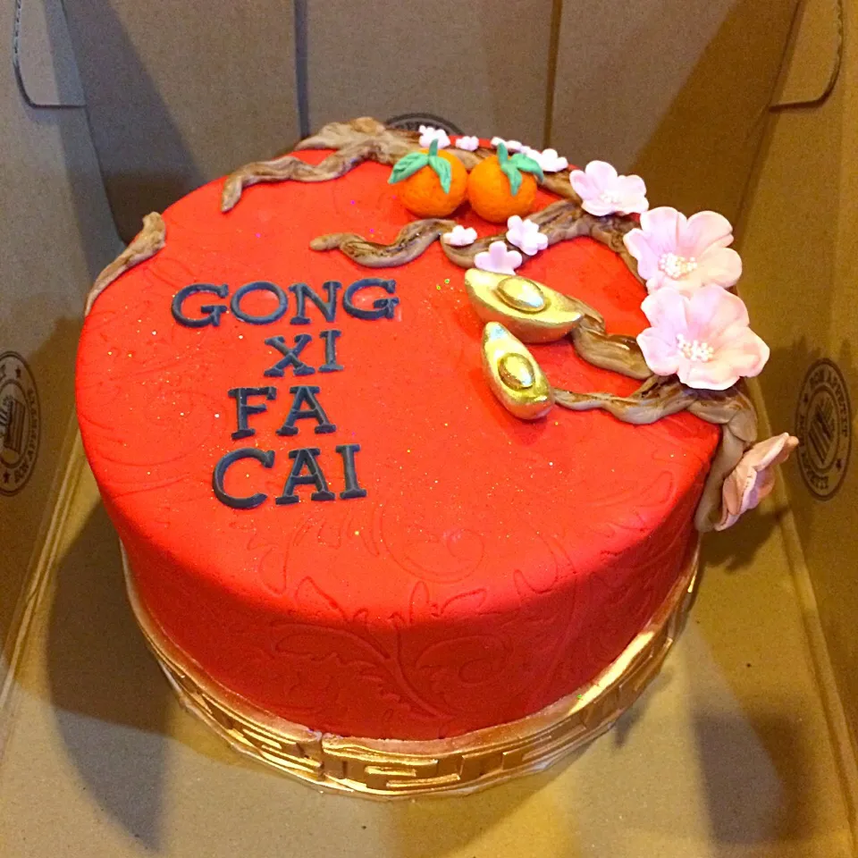 Gong xi fa cai #cake #decor #decoration #red #cny #chinesenewyear #2015 #sakura #money #gold|Jill Nyomanさん