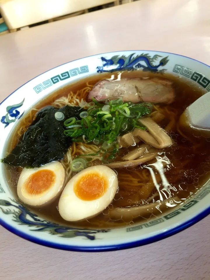 Snapdishの料理写真:✨味玉しょう油ラーメン✨|中さんさん