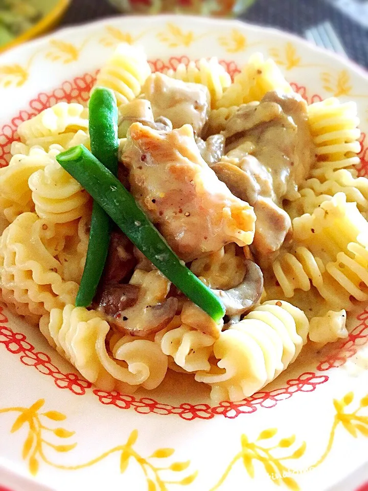 志野さんの料理 まあやちゃんに教わった！             南フランスの鶏モモ肉マスタードクリーム煮|Tina Tomoko😋さん