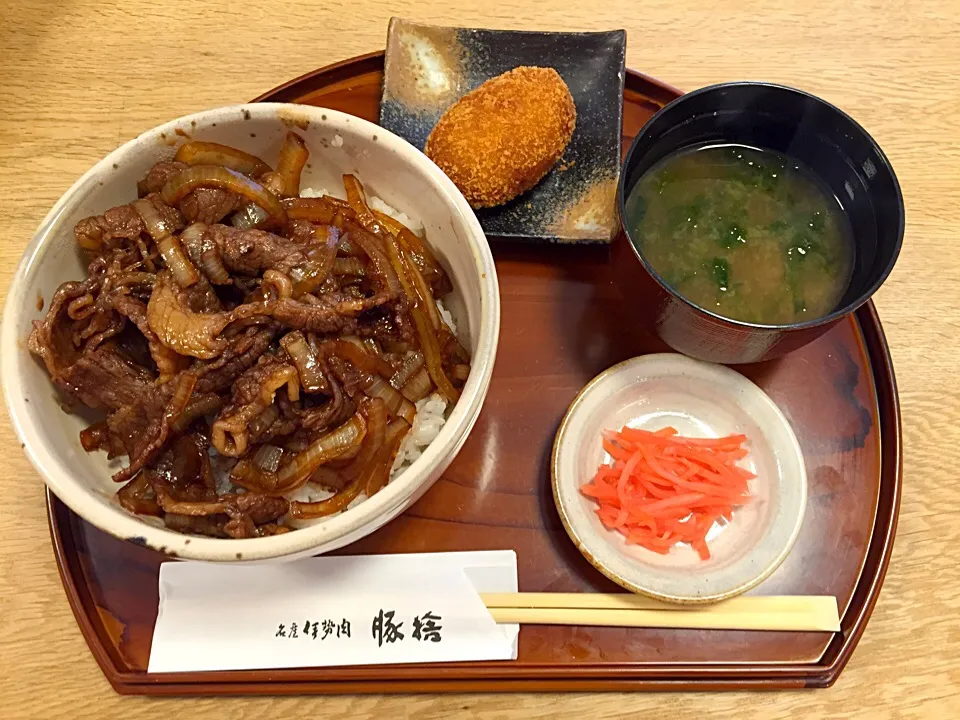 伊勢・豚捨の牛丼|megさん