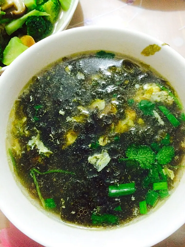 Snapdishの料理写真:seaweed soup|Zoeyさん