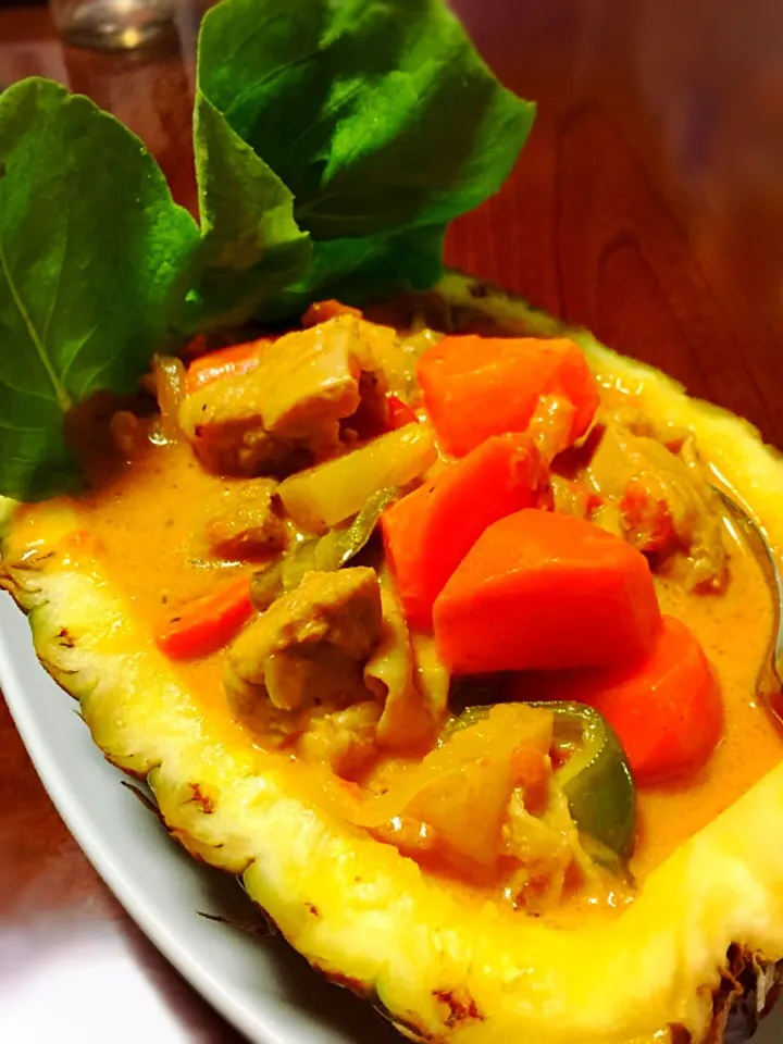 Chicken with pineapple and coconut milk " Pininyahang Manok sa Gata"|Laarni Nabongさん