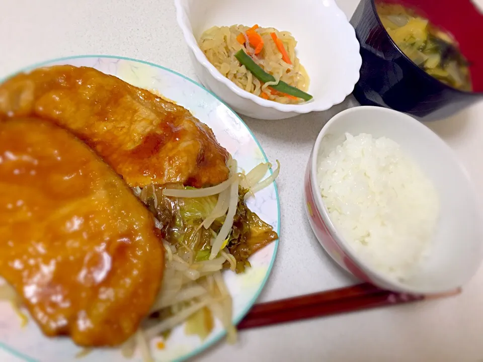 Snapdishの料理写真:2/18 生姜焼き定食|あずささん