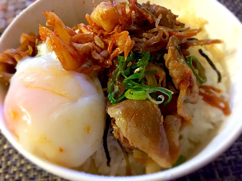 ビビン丼。|あーいー🍚さん