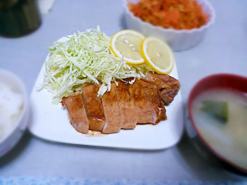 生姜焼き(トンカツ用肉)|ぽんさん