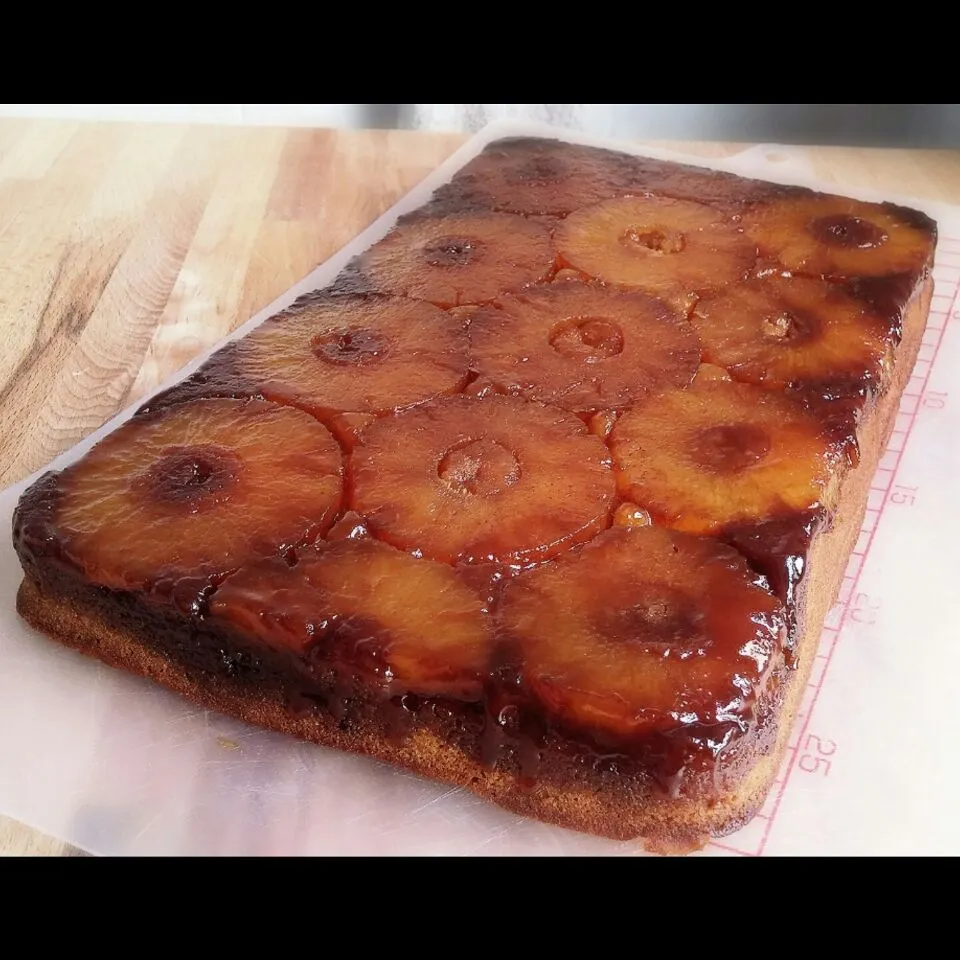 Pineapple upside down butter cake|dotdotdotx2さん